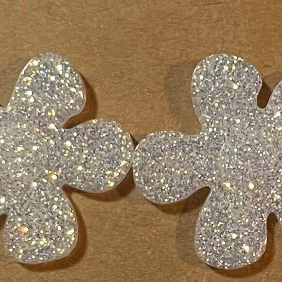 Handmade epoxy resin large flower earrings - white/silver glitter - Picture 3 of 3